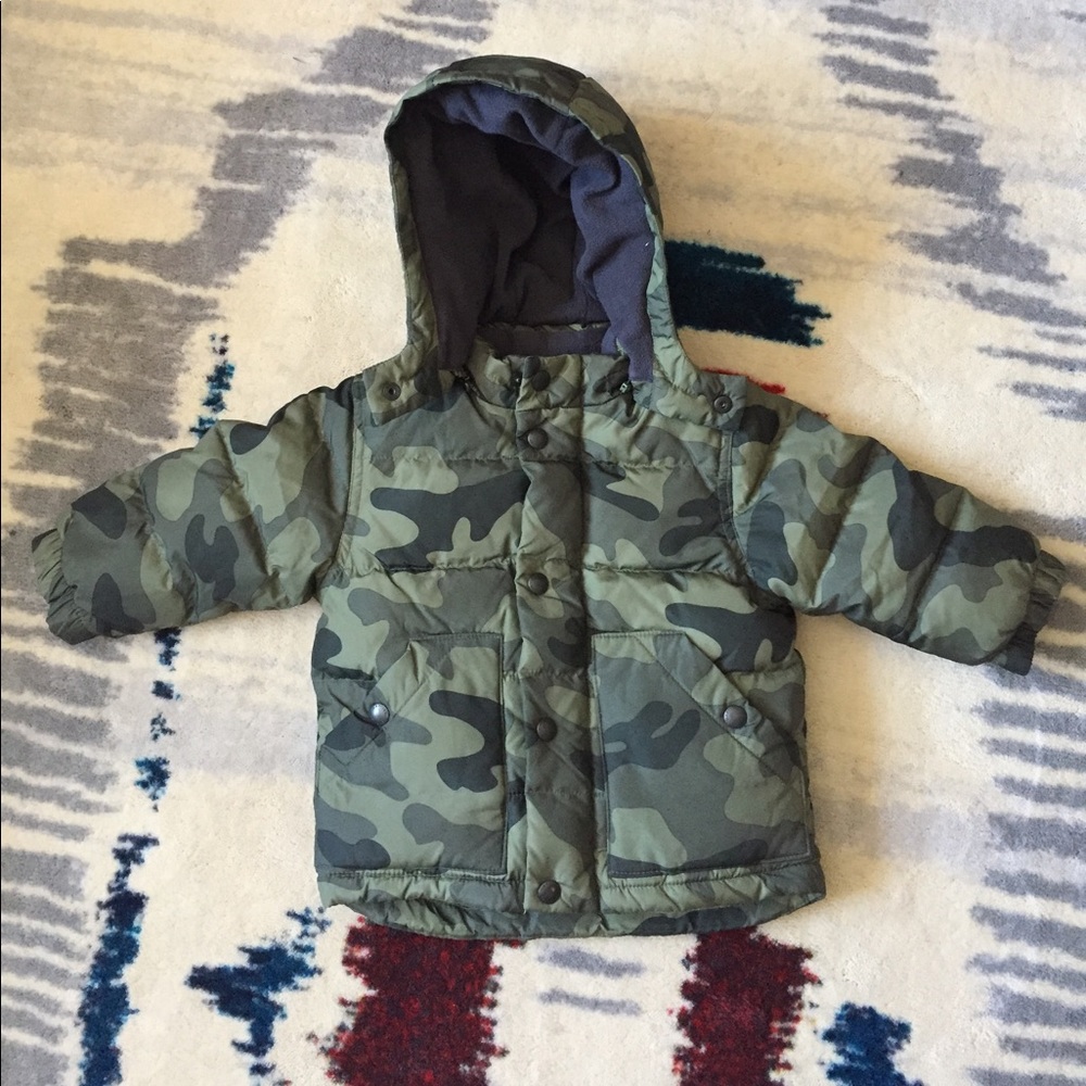 Gap 18-24 month Camouflage Puffer Coat Green